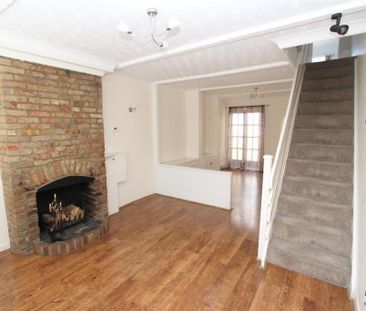 3 bedroom terraced house to rent - Photo 2