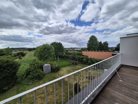 Energiezuinig gerenoveerd appartement met prachtig uitzicht. - Photo 2