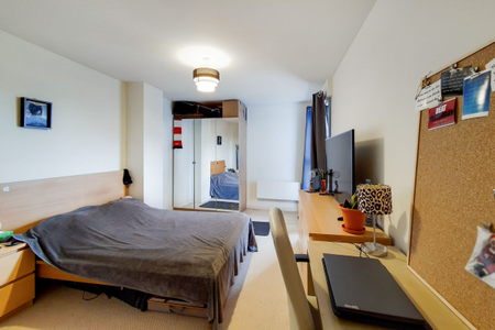 Warton Road, London, E15 - Photo 3