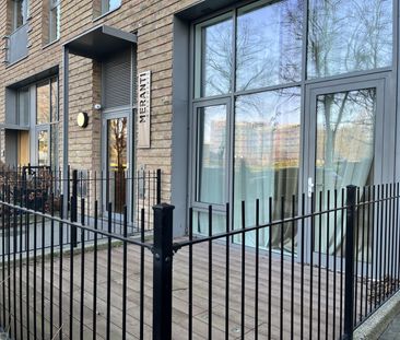 Meranti Apartments, Grove Street London SE8 - Photo 1