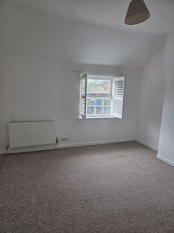 2 bedroom terraced house to rent - Photo 2