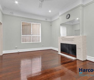 SPACIOUS 2-BEDROOM HOME IN THE HEART OF INGLEWOOD - Photo 2