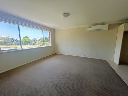 Home For Rent - Photo 4