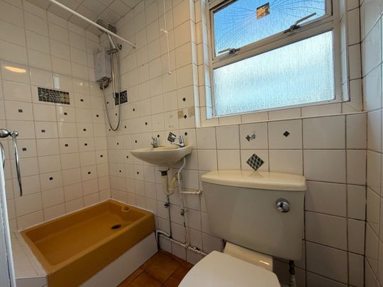 Studio Flat, Denzil Avenue, SO14 - Photo 1