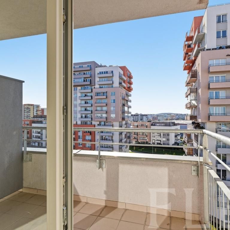 Pronájem bytu 1+kk 34 m2 - Fotografie 1