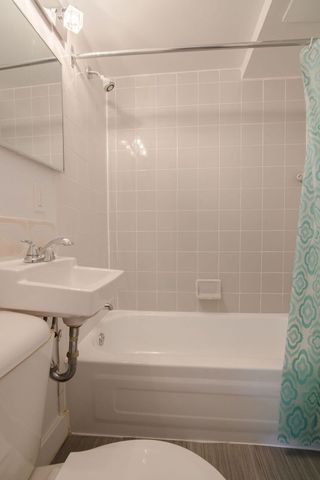 25 Avenue des Pins O, Montréal, QC - Photo 2