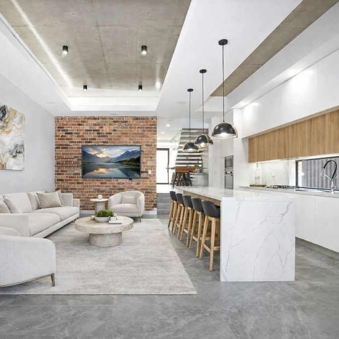 Near New, Stylish And Ambient, Magnificently Appointed, Four Bedroom, Three Bathroom Family Home, Only Moments To All Amenities - Photo 1