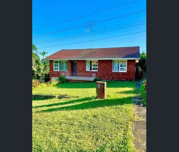 4 BEDROOM HOUSE WITH A SWIMMING POOL - Photo 5