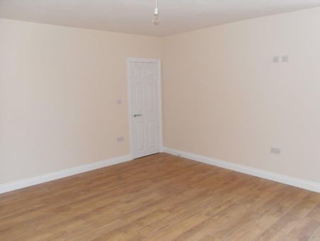 2 bedroom ground floor maisonette to rent - Photo 4