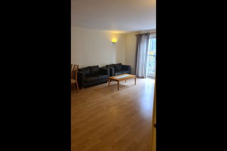 2 Bed Flat, Stockwell Road, SW9 - Photo 2