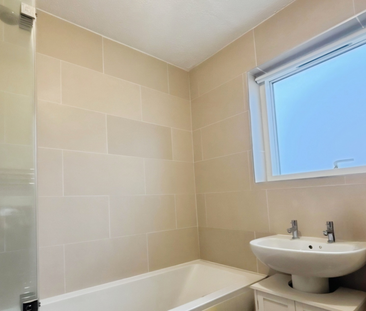 2 bedroom end of terrace house to rent - Photo 5