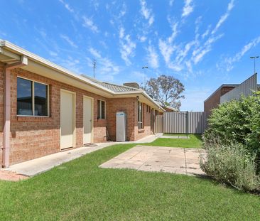 Terrific Townhouse! - Photo 6