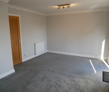2 bedroom end of terrace house to rent - Photo 4