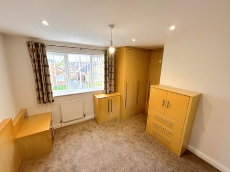 Semi-detached house to rent on - Photo 5