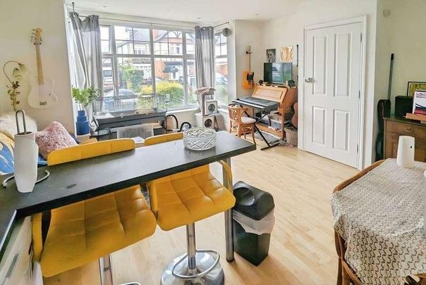 York Road, Woking, Surrey, GU22 - Photo 1