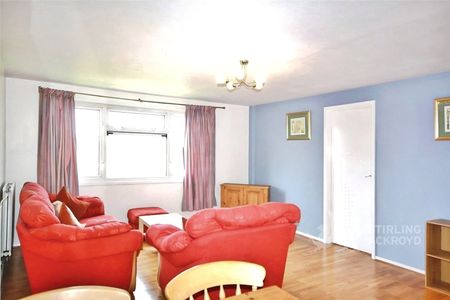 Park Barn Drive, Guildford, Surrey, GU2 8EU - Photo 2