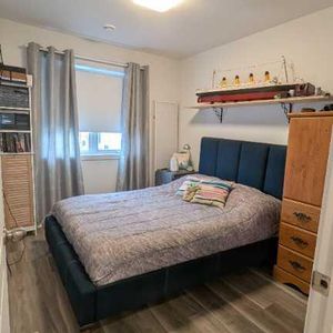 Beau 5 1/2, nouveau quartier, immeuble de 4 ans, Otterburn Park, pôle et store fournie, grande luminosité, immeuble tranquille, 2 stationnement - Photo 2