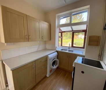 3 bedroom semi-detached house to rent - Photo 6