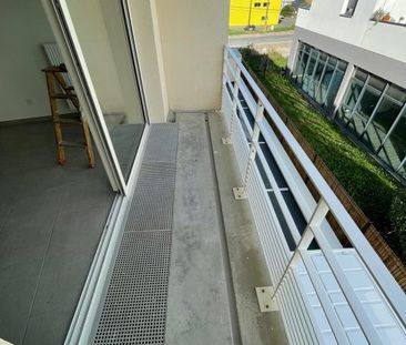 T2 AVEC BALCON ET DEUX PARKINGS EN SOUS SOL - Photo 3