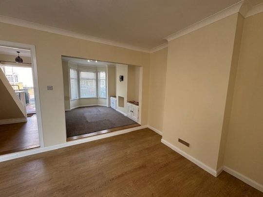 3 bedroom terraced house to rent - Photo 1