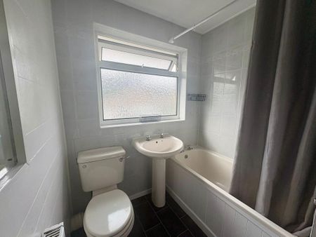 2 bedroom terraced house to rent - Photo 5
