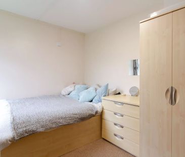 2 Bed Flat - Photo 5