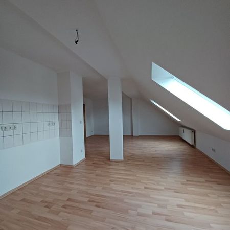 WunderschÃ¶ne Dachgeschoss Wohnung in Zwickau, Oberplanitz ab sofort zu vermieten - Photo 2