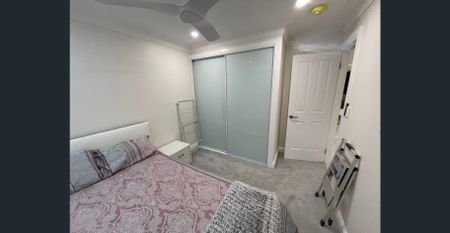 Modern Two Bedroom House - Photo 3