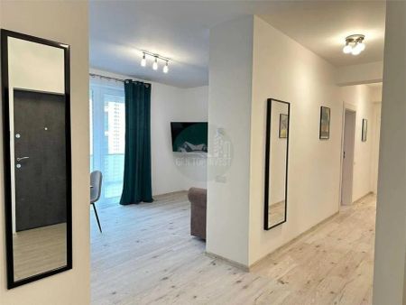 Apartament modern 3 camere 2 bai parcare si terasa zona Centrala - Fotografie 2