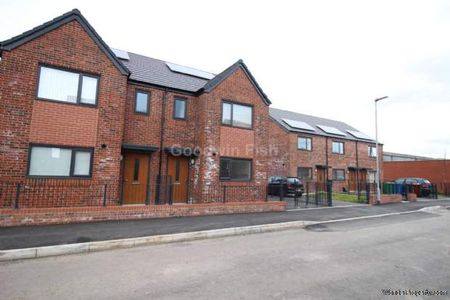 3 bedroom property to rent in Manchester - Photo 4