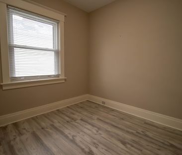 **SPACIOUS 3 BEDROOM MAIN UNIT IN ST. CATHARINES** - Photo 1