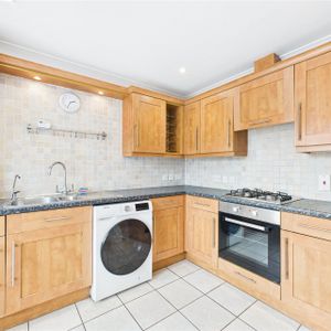Hawthorn Court, Farnborough Hawthorn Court, Farnborough - Photo 2
