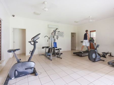 City Waters - 2nd Level 2 bed 2 bath unit - Unfurnished. - Photo 5