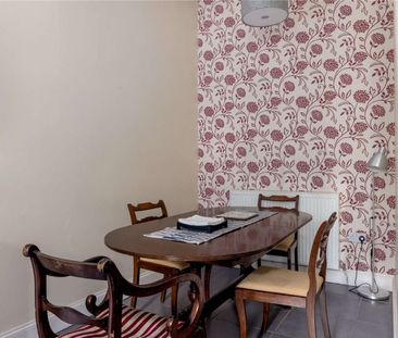 A spacious one bedroom apartment, available on a furnished basis in... - Photo 4