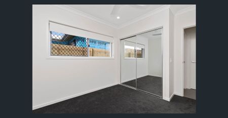 4 BEDROOM HOME WITH OPEN PLAN KITCHEN LIVING THAT OPENS OUT ONTO AN ALFRESCO DINING AREA. AIR CON IN THE MASTER BEDROOM. SECURITY SCREENS ON WINDOWS. - Photo 5