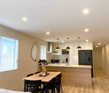 Fabulous 4 Bedroom Family Home - Photo 2