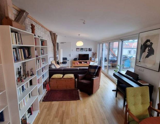 Großzügige Dachgeschosswohnung mit drei Balkonen in zentraler Lage in Berlin-Schöneberg - Photo 1