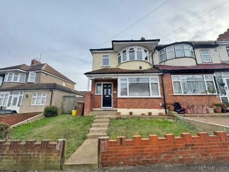 3 bedroom property to rent in Chatham - Photo 4