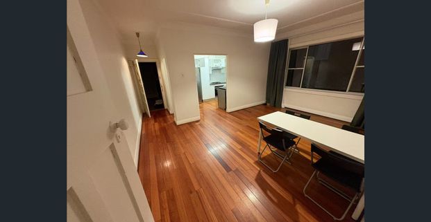 Fully Furnished-Super Convenient & Affordable 2B1B1Study! Closed to Restaurant, Bus Station, UNSW, Super Market.BOOKING INSPECTION BEFORE ARRIVAL! - Photo 1