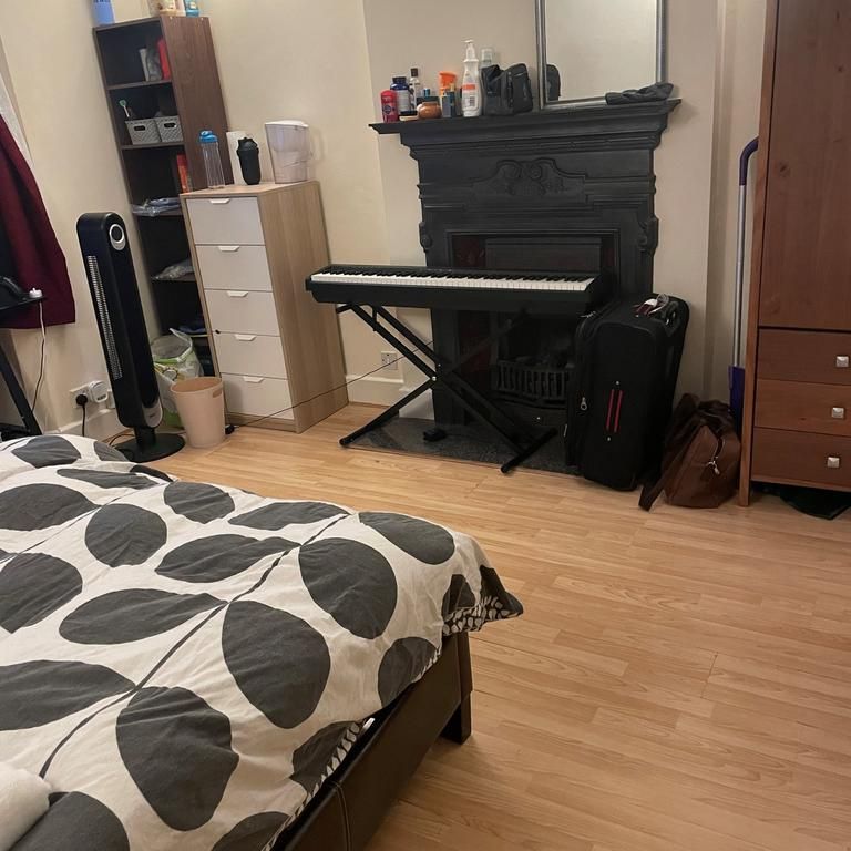 1 bedroom in a house share to rent - Photo 1