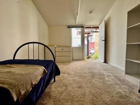 Conveniently located boarding house in the heart of Concord - Photo 3