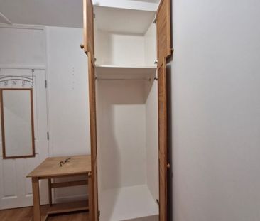 Room in a Shared Flat, Aldrington Road, SW16 - Photo 1