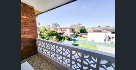 Great Location - Photo 3