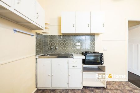 Neat & Cozy 1-Bedroom Unit - Photo 4