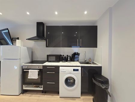 Gresham Gardens, London NW11 - Photo 2