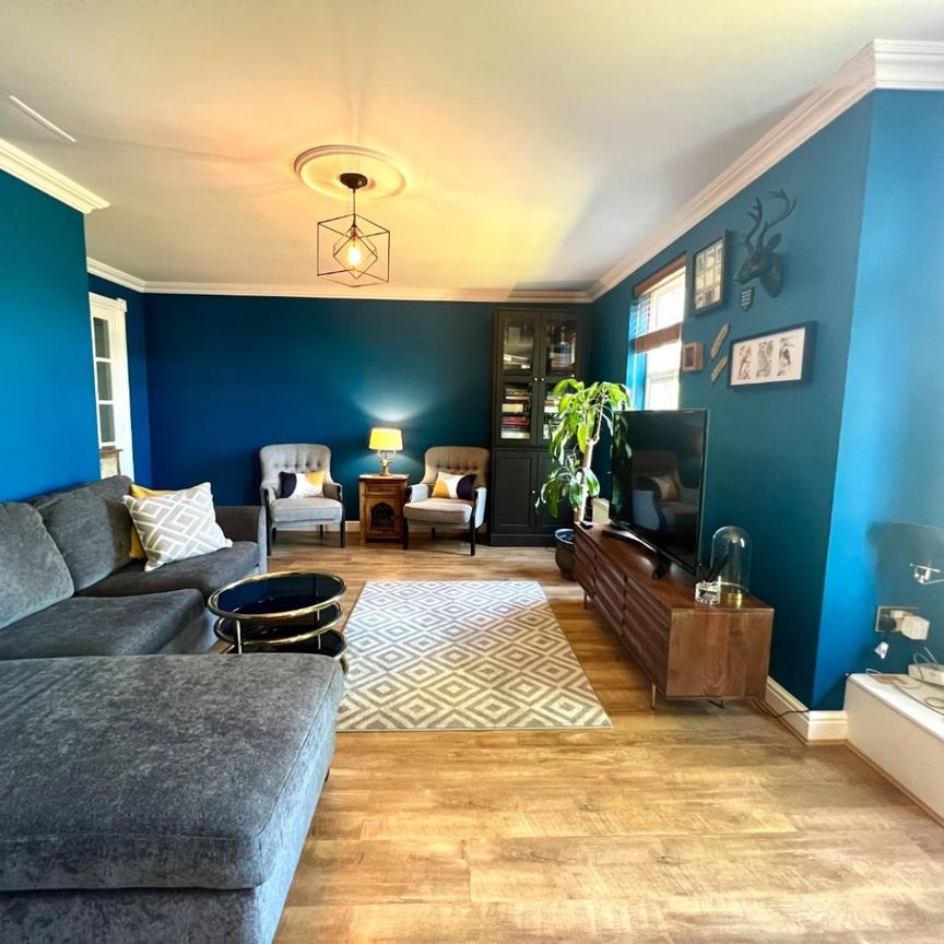 2 bedroom Flat To Let - Photo 1