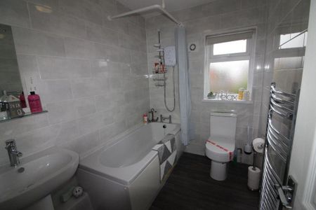 2 bedroom terraced house to rent - Photo 3