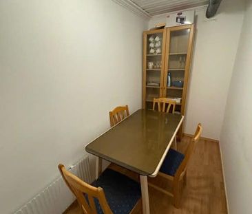 Vinkelbacken, Tumba - Photo 1