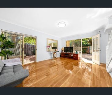 Oversized Spilt Level Townhouse - Photo 1