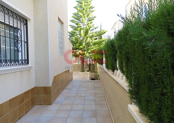 Long Term Rental 3 beds detached villa near Villamartin